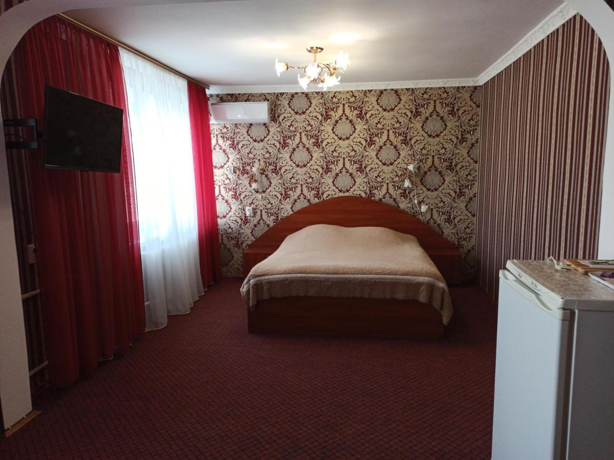 Hotel "Nizhyn" Exterior foto