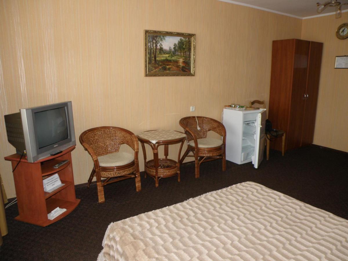 Hotel "Nizhyn" Exterior foto